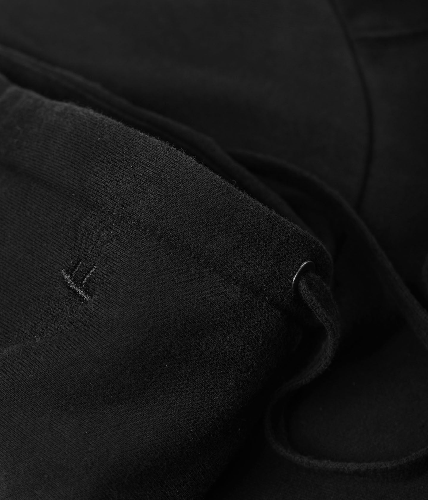 PUNCTURE METAL HOOD // WASHED BLACK