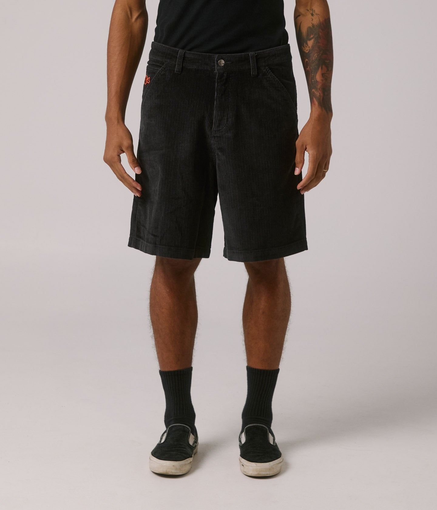 REYNOLDS 21' CORD WALKSHORT // CHARCOAL