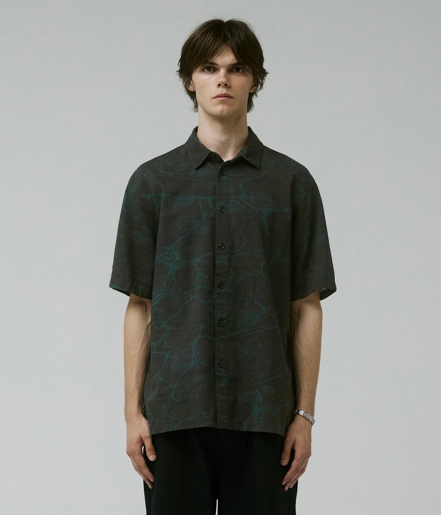VIVIAN GLOBAL MIND SS SHIRT // BLACK