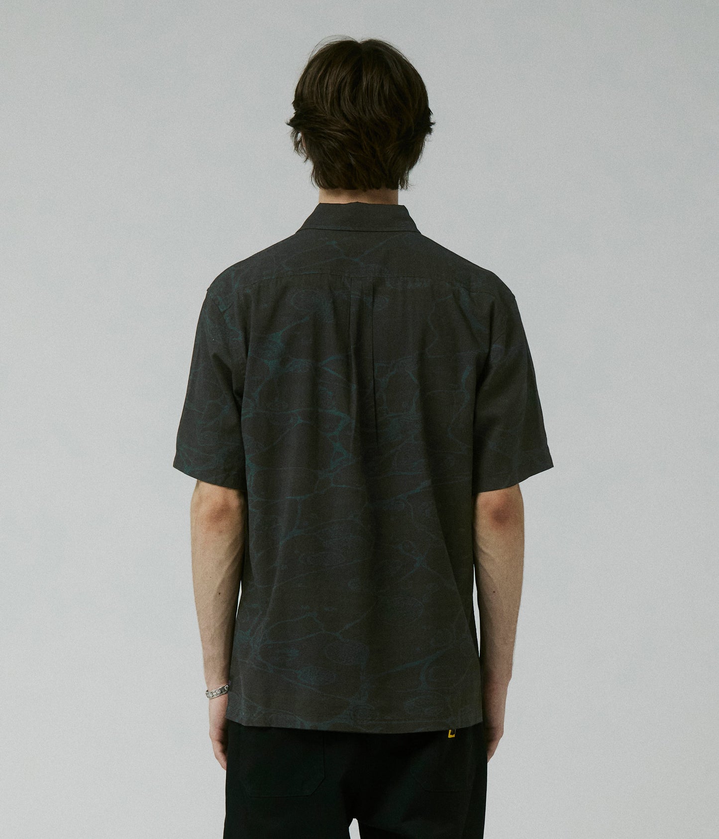 VIVIAN GLOBAL MIND SS SHIRT // BLACK