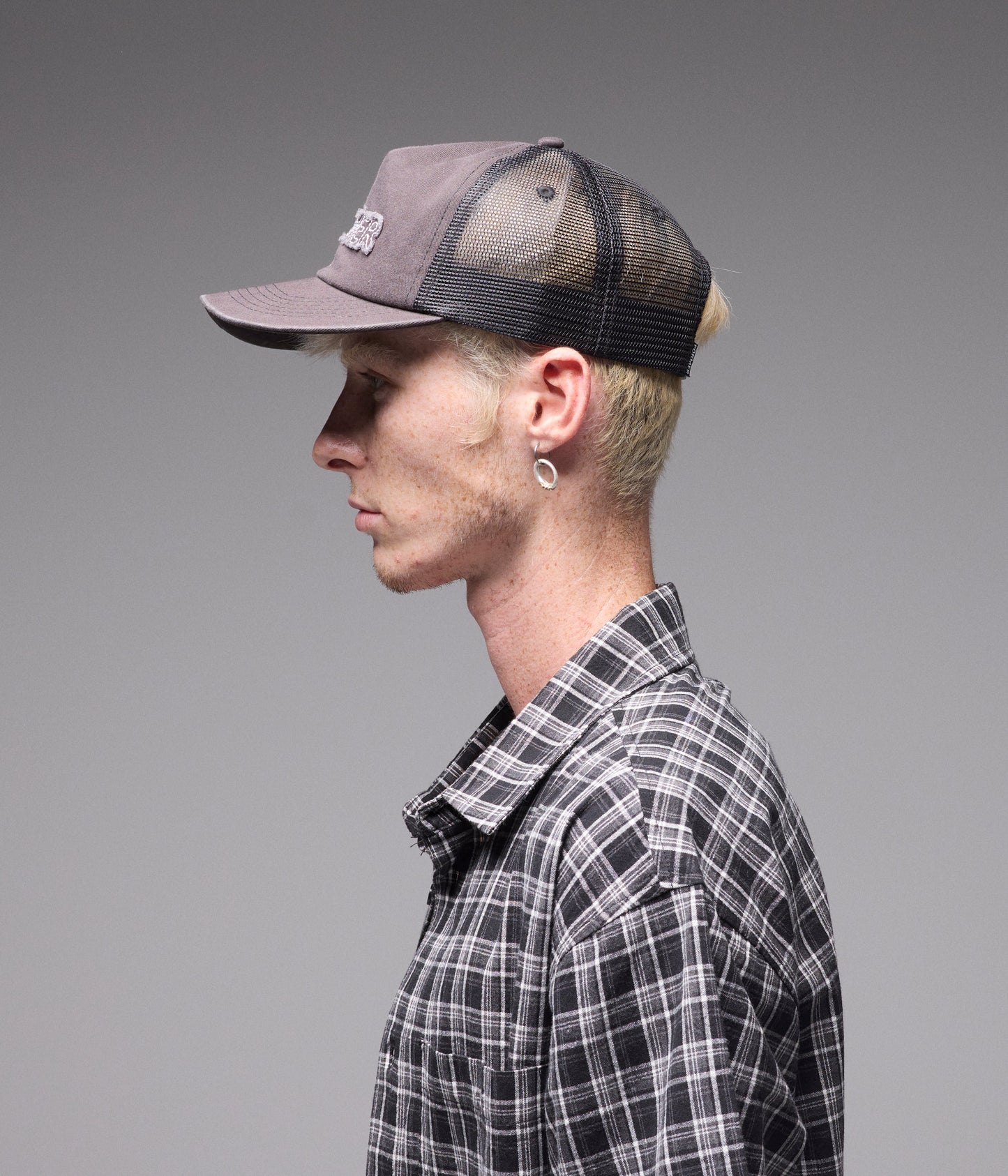 SHAMBLES TRUCKER CAP // GREY