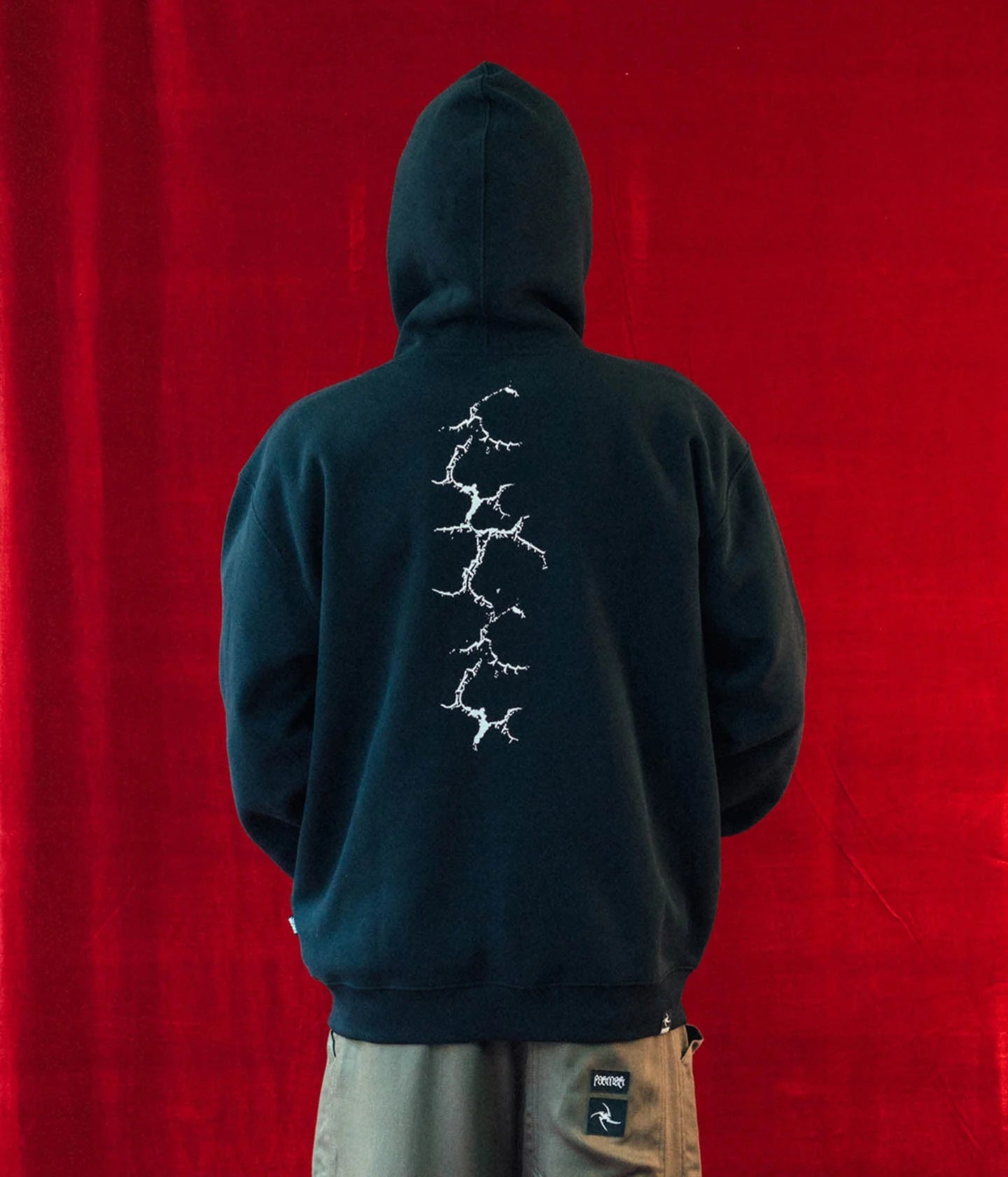 FRACTURE HOOD // BLACK