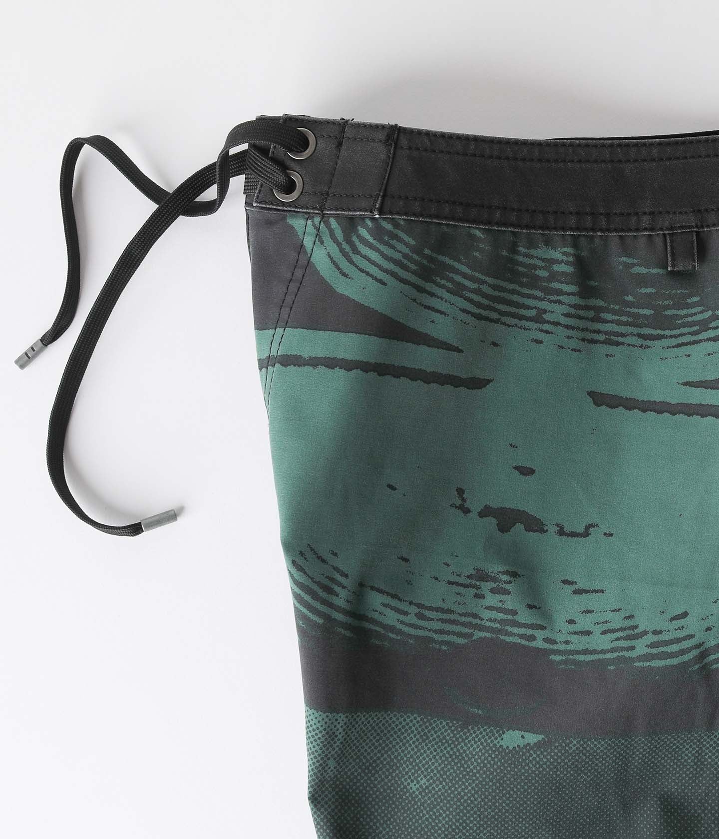 EXODUS 18.5 TRUNK // BLACK PINE