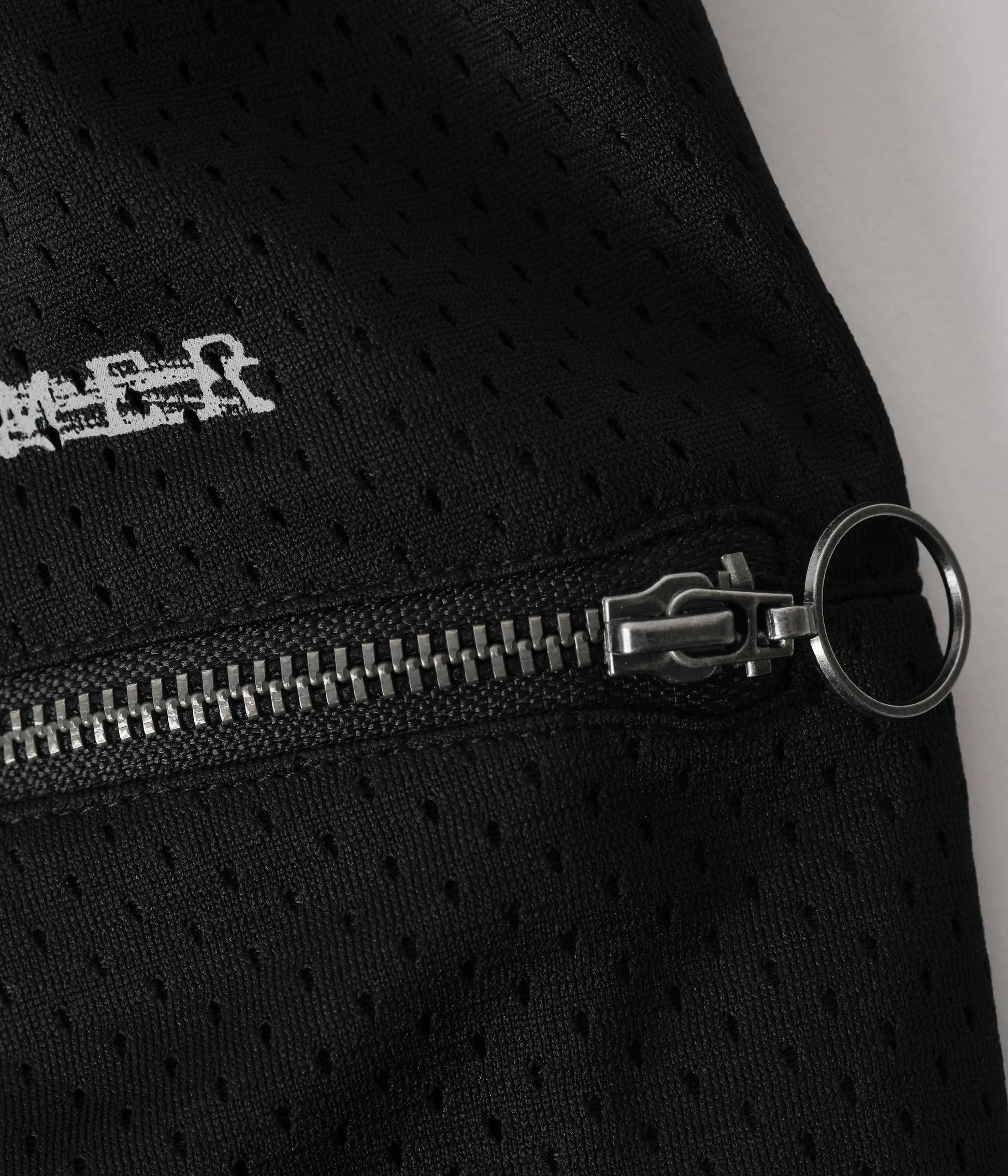 Former Merchandise - SHIFTING BALL WALKSHORT - BLACK - ARROW & BEAST