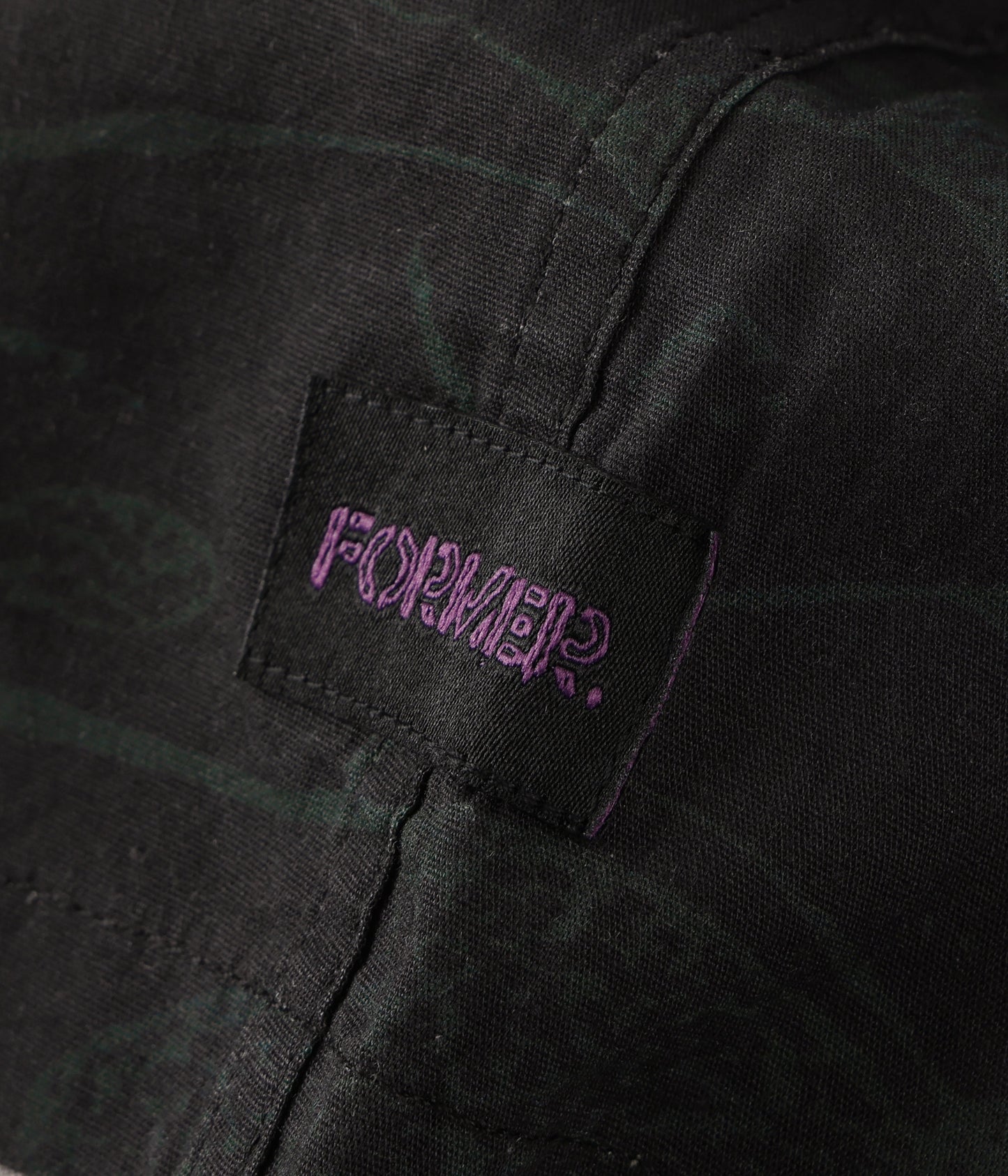 VIVIAN GLOBAL MIND SS SHIRT // BLACK