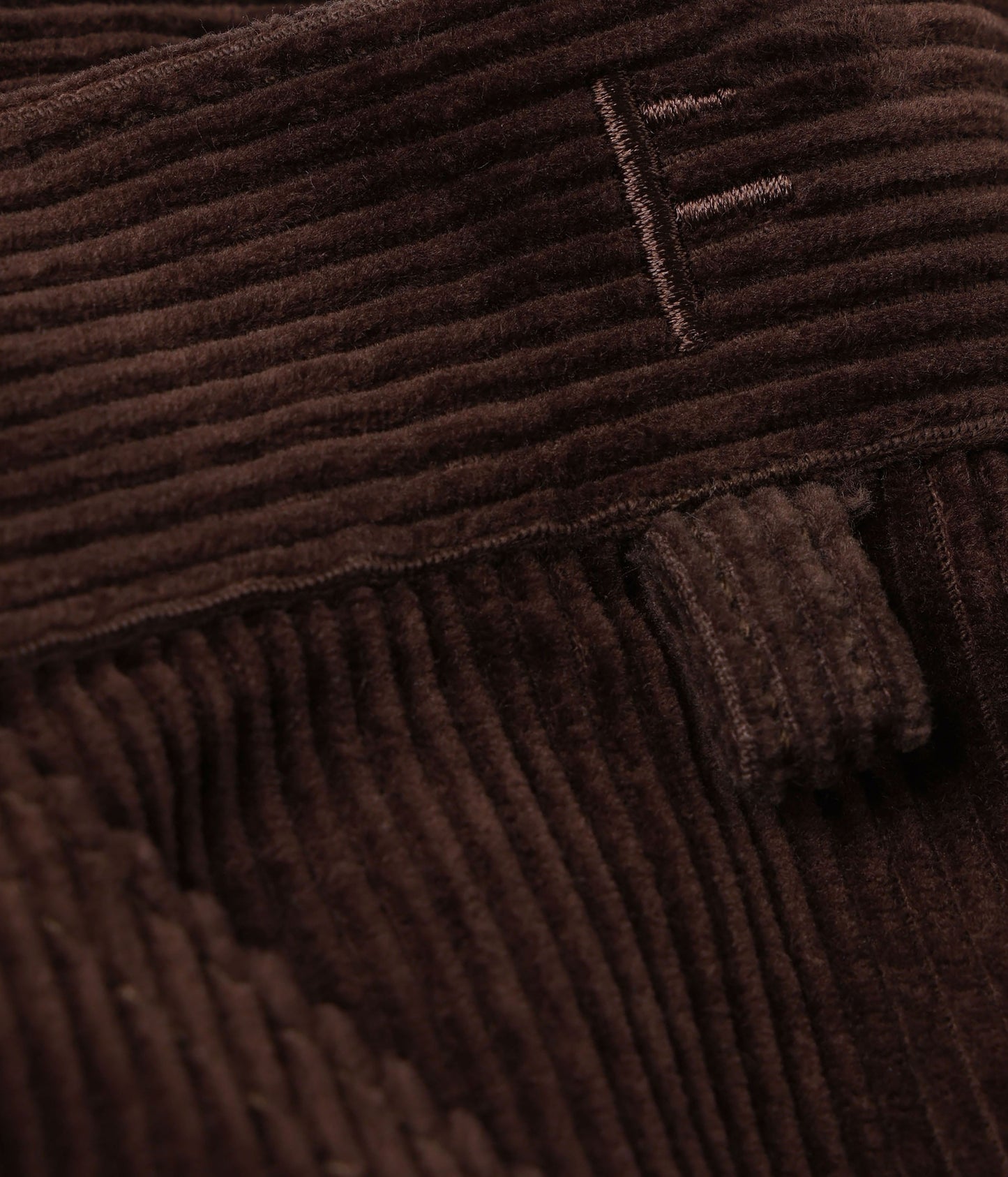 DISTEND CORD PANT // CHOC