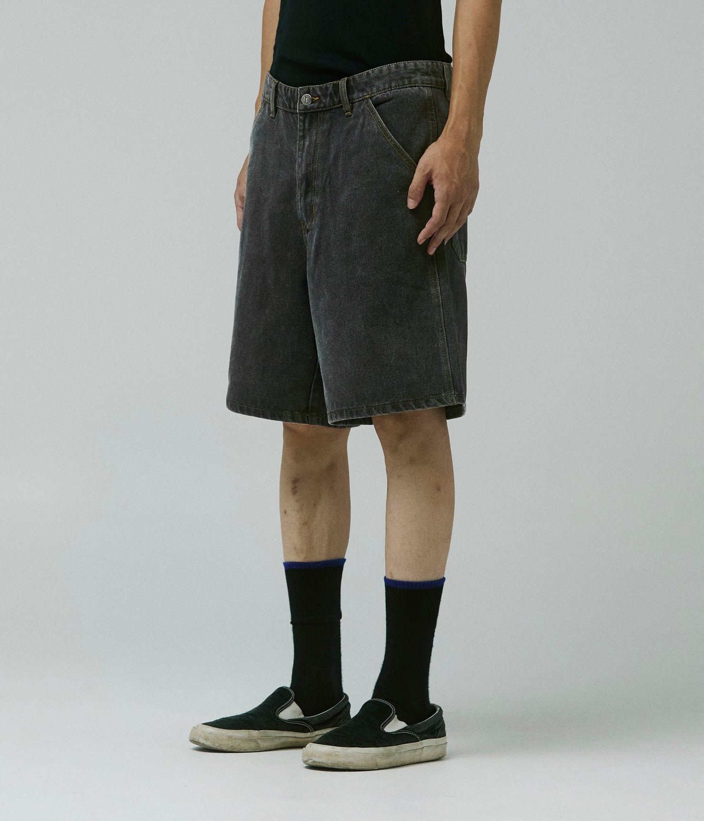 REYNOLDS 21 DENIM WALKSHORT // WASHED BLACK YELLOW