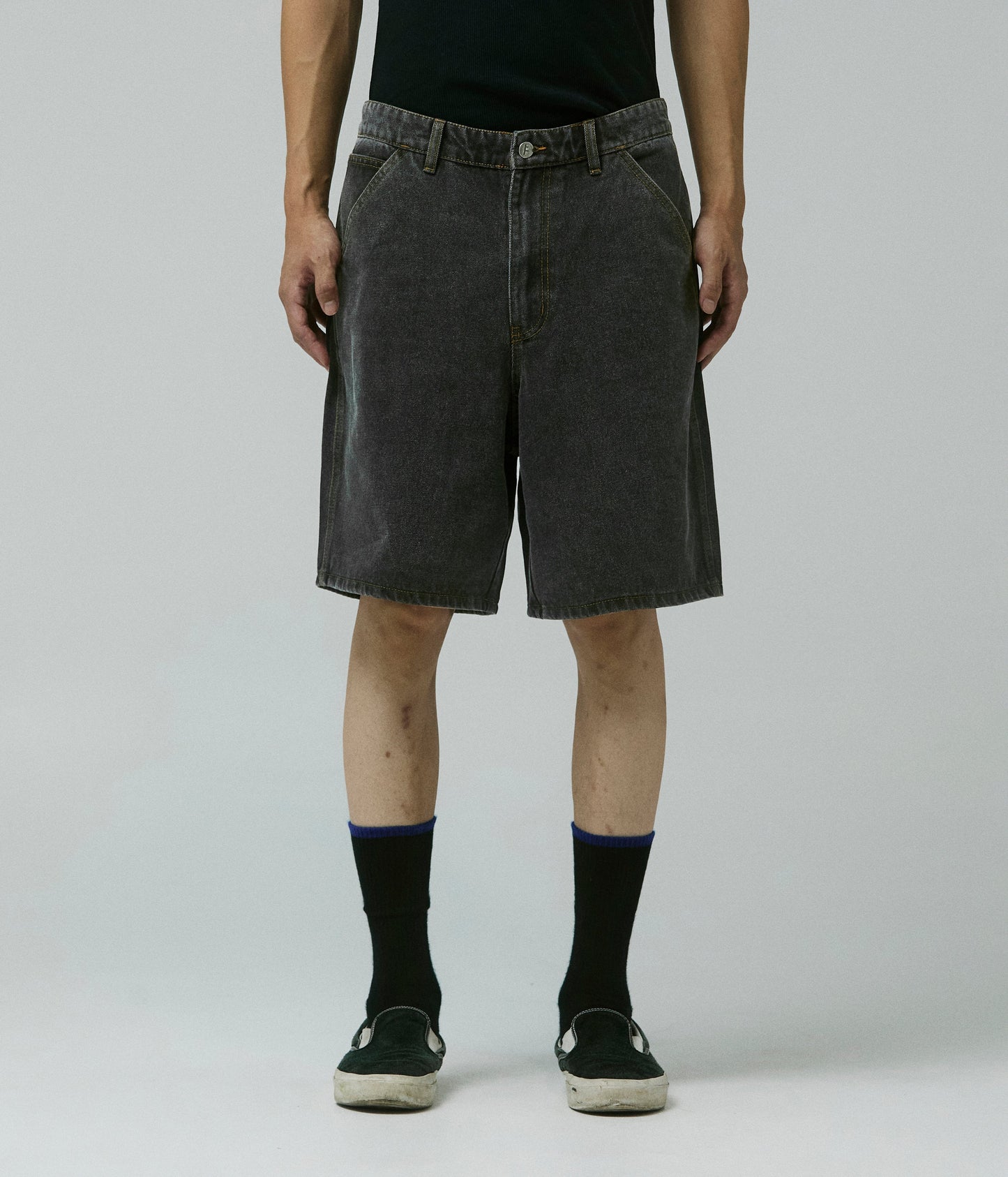 REYNOLDS 21 DENIM WALKSHORT // WASHED BLACK YELLOW