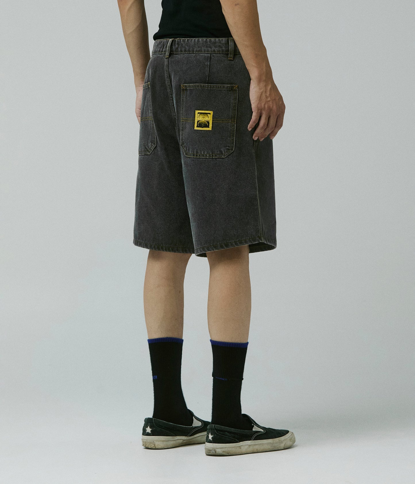REYNOLDS 21 DENIM WALKSHORT // WASHED BLACK YELLOW