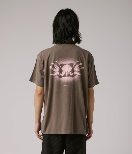 FORMER MERCHANDISE HANDS T-SHIRT TAUPE