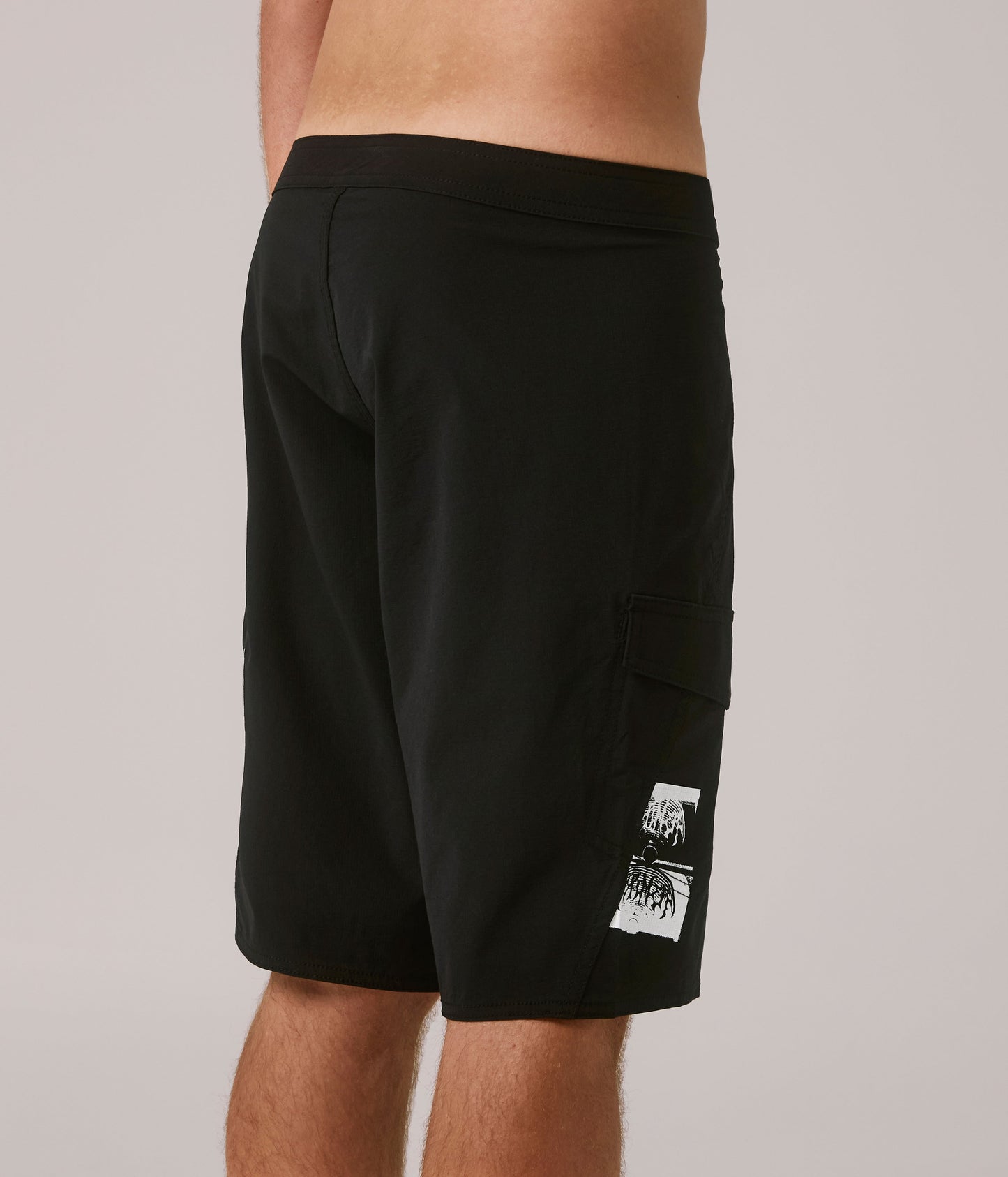 FORMER MERCHANDISE PUNCTURE 21' TRUNK BLACK