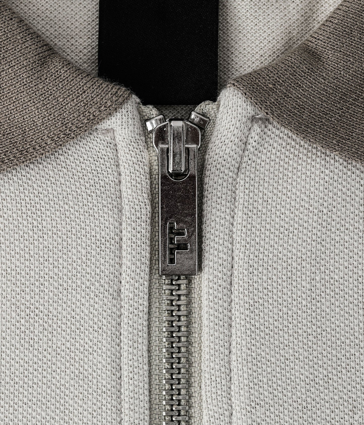 UNIFORM SS ZIP POLO // STONE