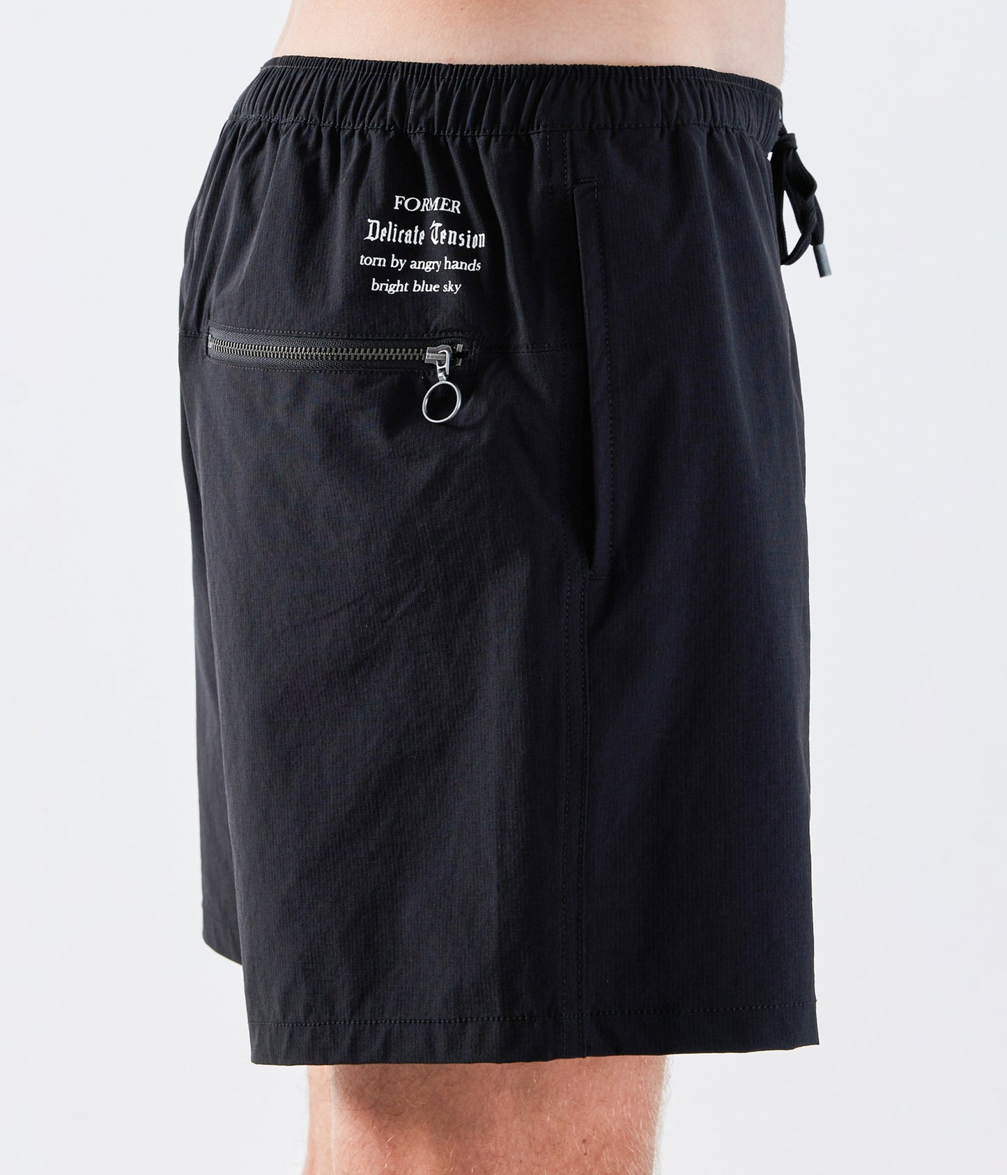 DELICATE 16' SWAN TRUNK // BLACK